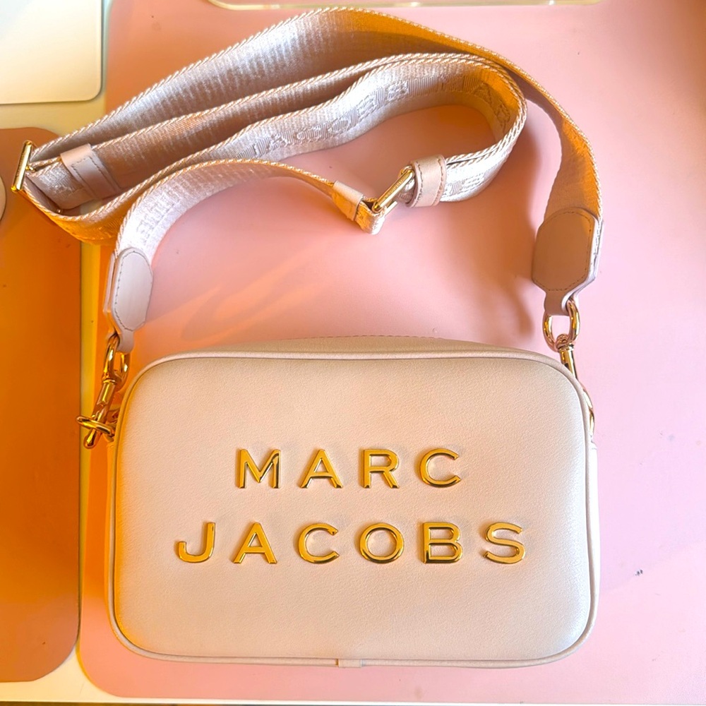Super pale pink Marc Jacob’s flash Bag
